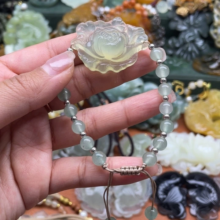 蛇纹石玉未镶嵌吊坠