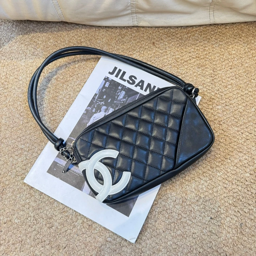 95新 Chanel/香奈儿 Chanel 黑白 牛皮 康鹏麻将腋下包/684389101