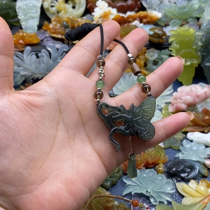 蛇纹石玉合金颈饰