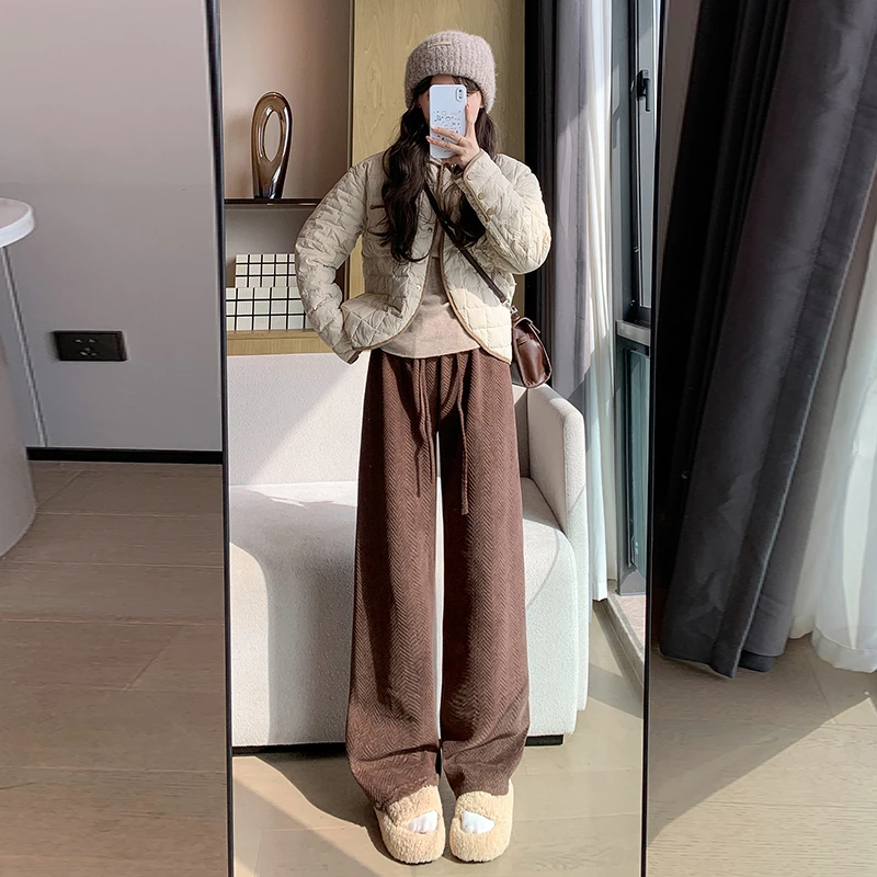 咖色人字纹阔腿裤女秋冬款高腰垂感直筒窄版运动雪尼尔加绒针织裤