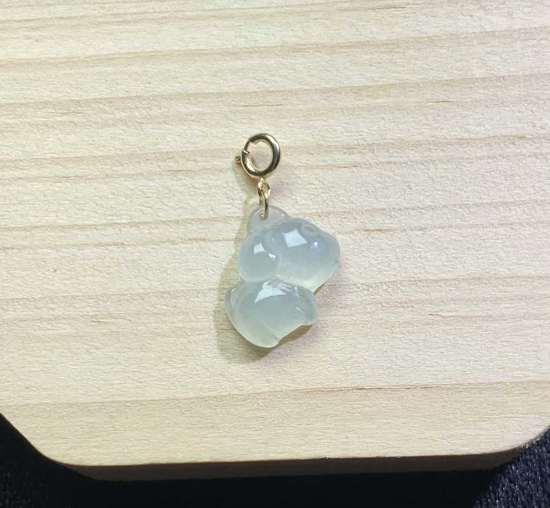 高冰淡黄底色狗狗史努比18k金镶嵌万能扣提溜天然缅甸翡翠A货配石