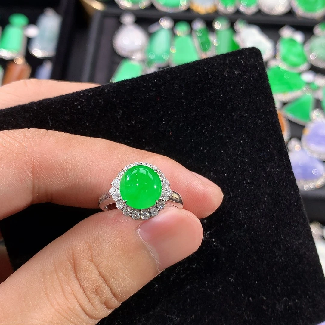 翡翠18K金镶嵌戒指