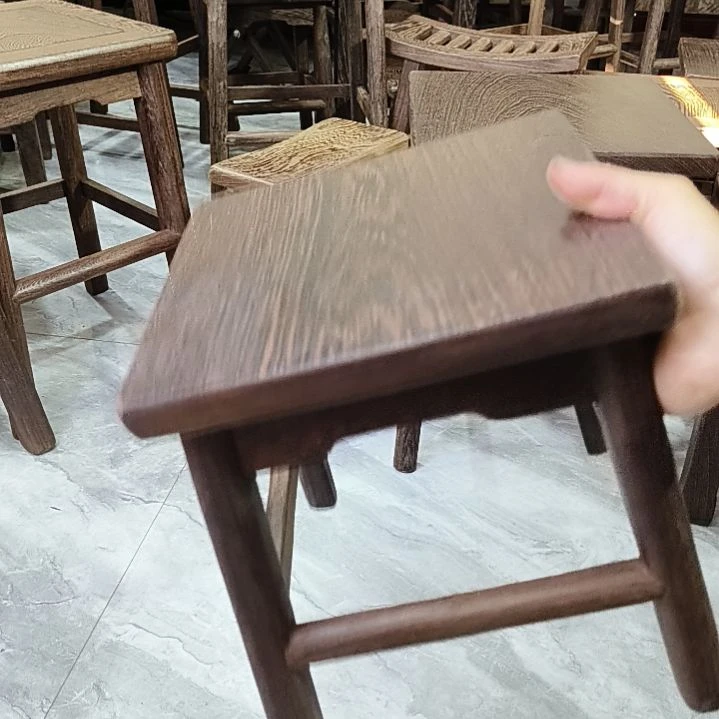鸡翅木类家具坐面26*26，高28厘米独板方凳四张