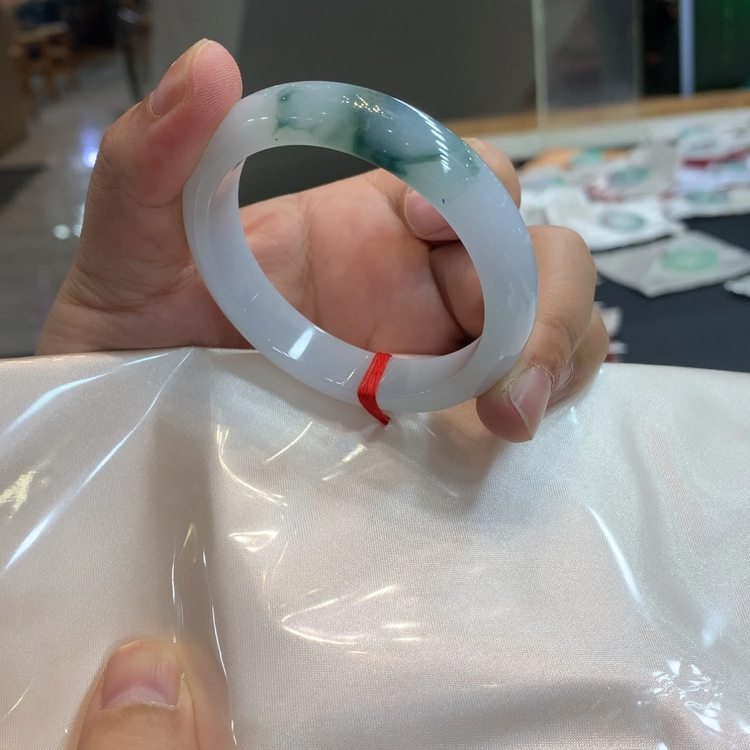 翡翠未镶嵌手镯手镯