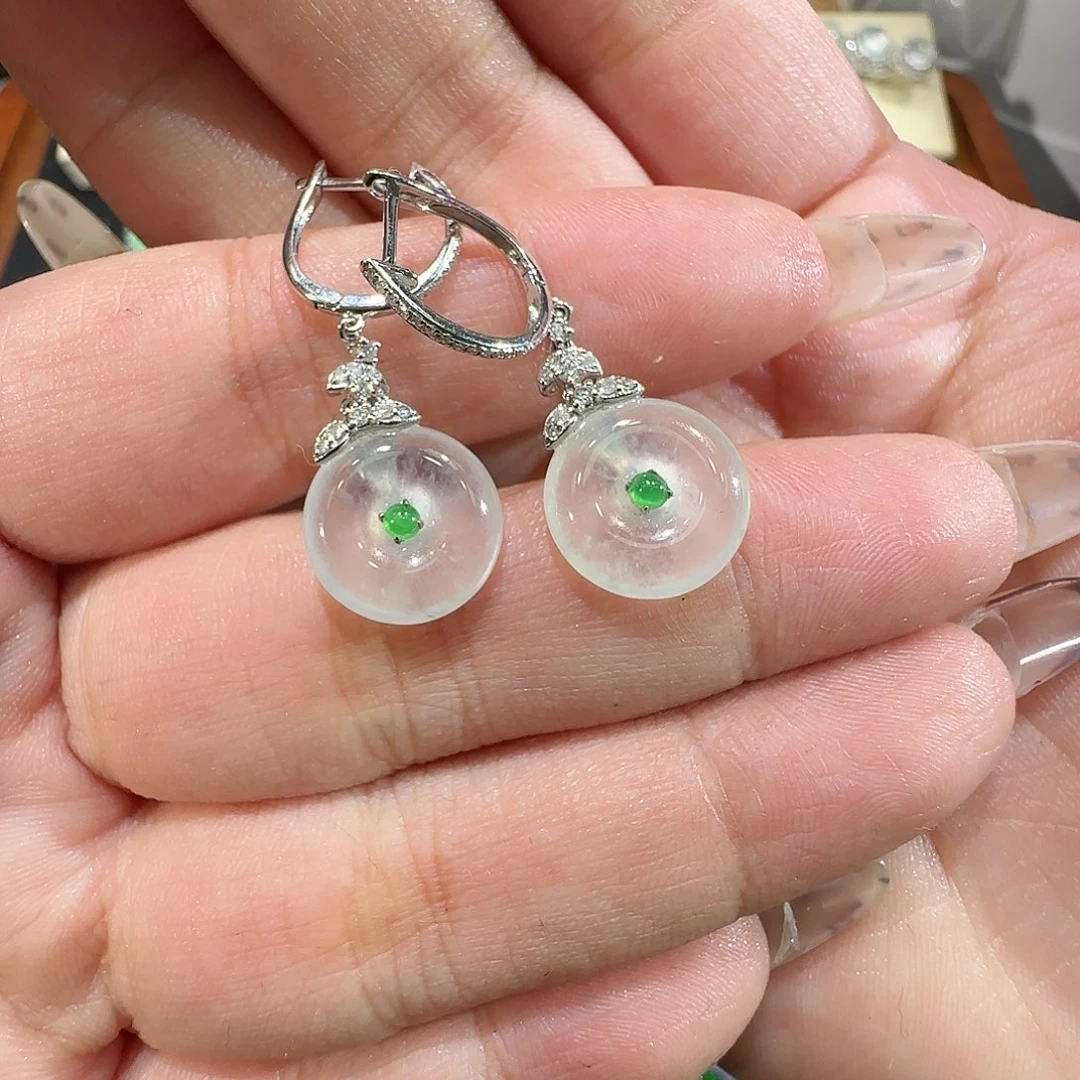 【闪购商品】18K金镶嵌翡翠耳饰