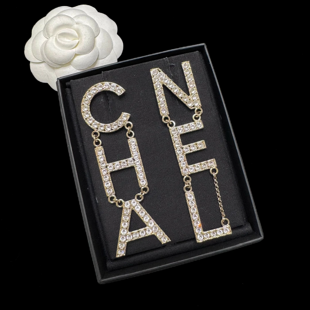 95新 Chanel/香奈儿 Chanel21V秀款满钻字母吊坠耳钉 2502097