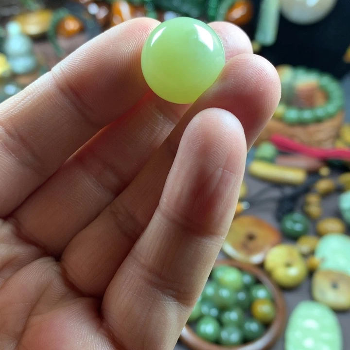 透闪石质玉吊坠未镶嵌用****9