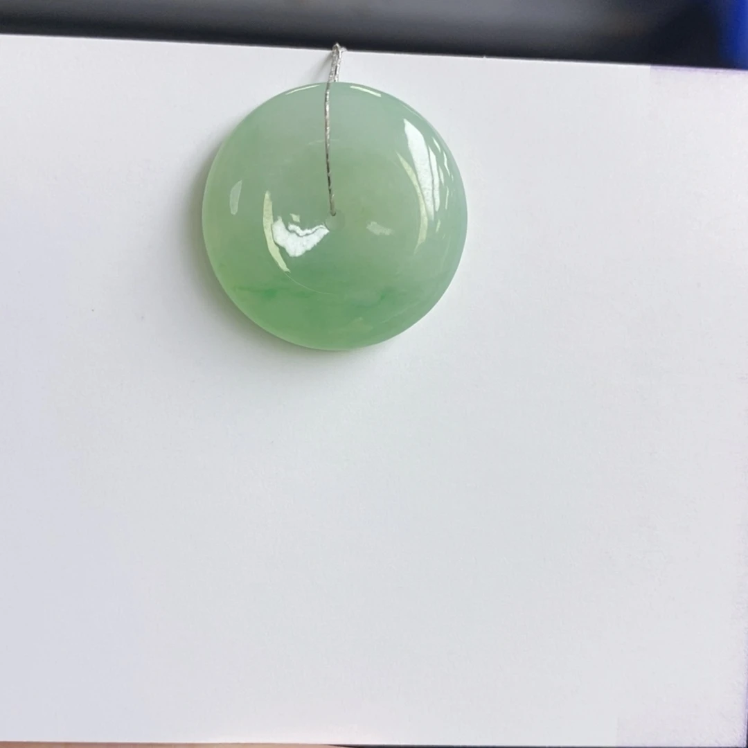 翡翠颈饰未镶嵌平安扣
