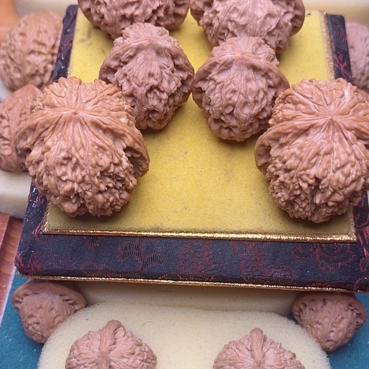 文玩核桃把件打包41宫灯35玉枕元宝40鹰嘴137不退换