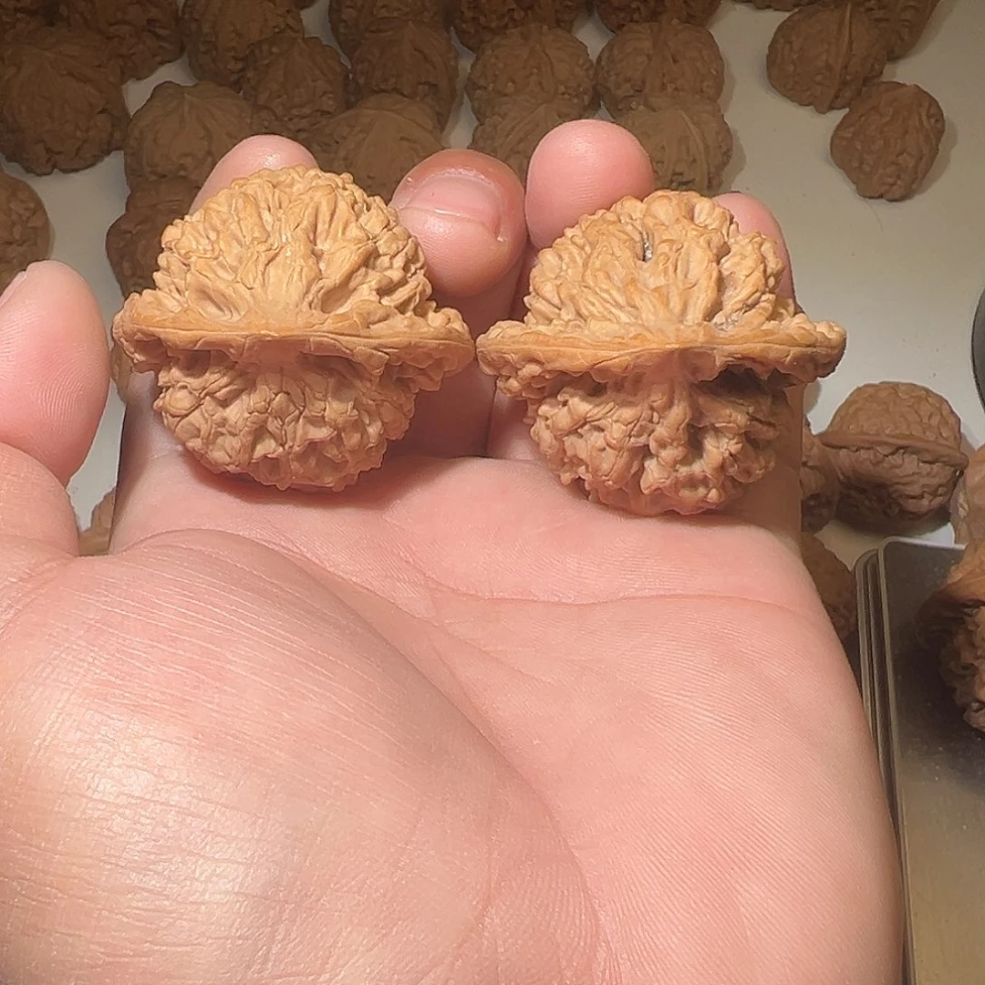 1***5吊坠猴头核桃文玩