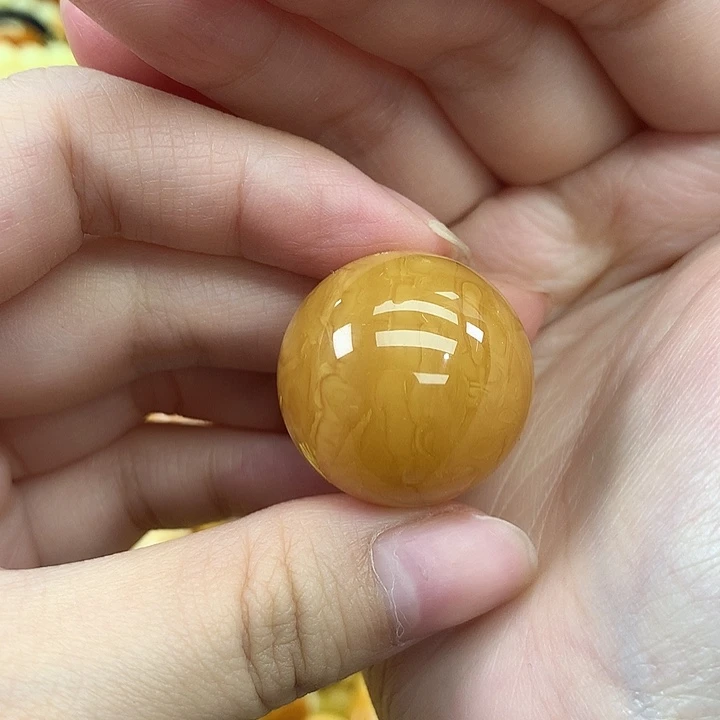蜜蜡未镶嵌珠宝奇石