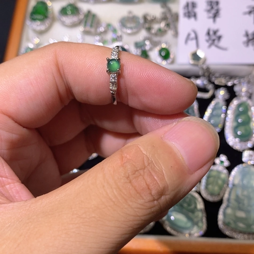 翡翠未镶嵌颈饰天然