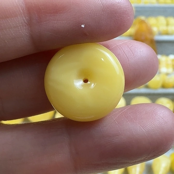 蜜蜡未镶嵌裸石53