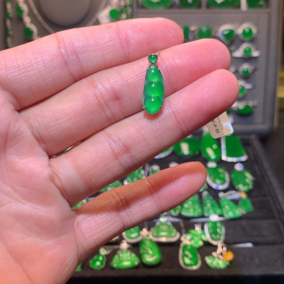 翡翠吊坠(不含链)18K金镶嵌天然翡翠