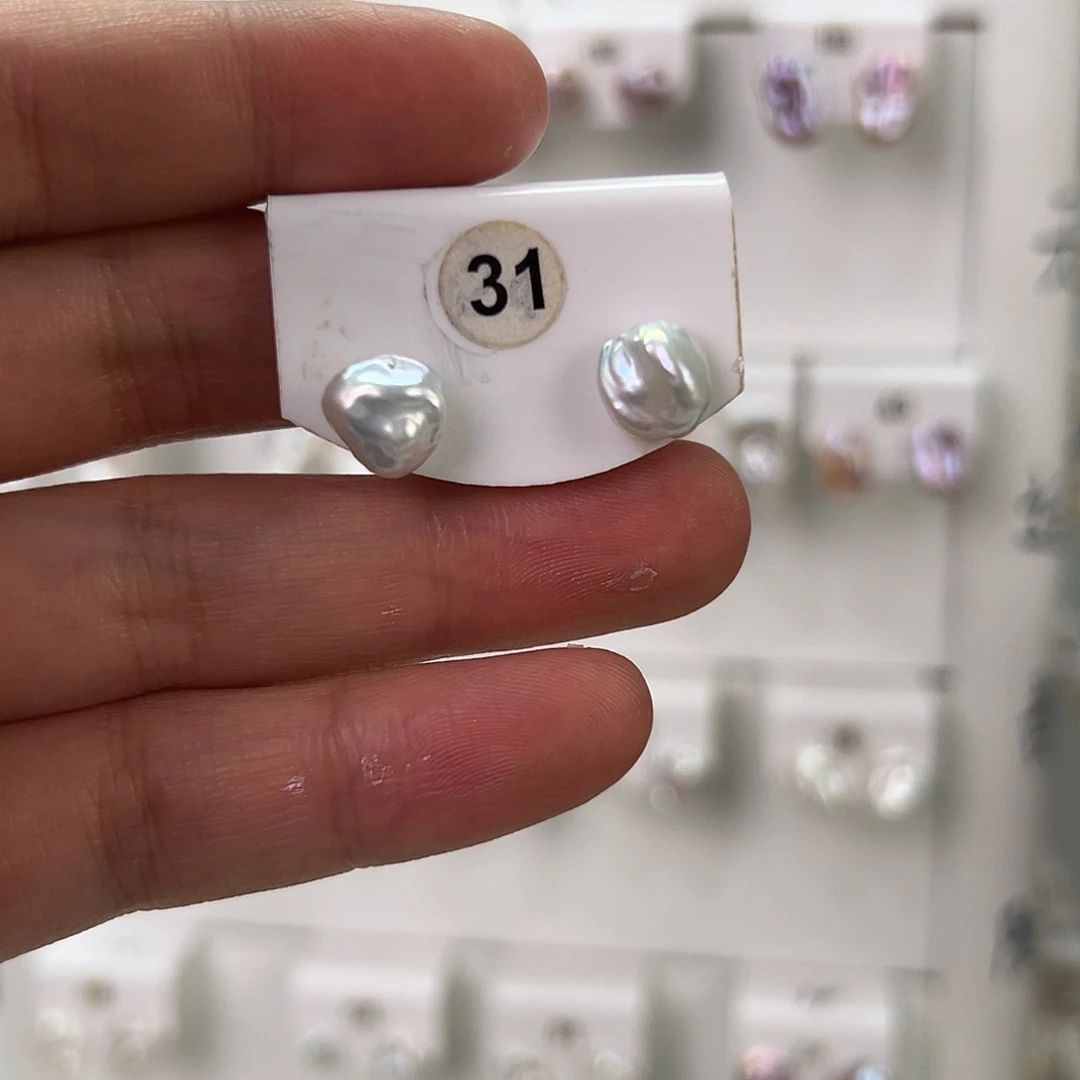 非金属巴洛克花瓣耳饰