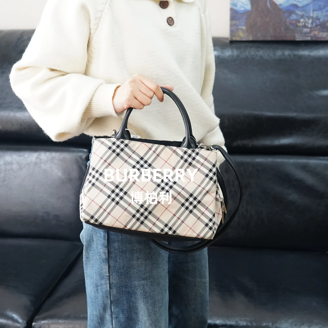 95新 BURBERRY/博柏利 巴宝莉/格纹斜挎包/FYJJ12728031/8031
