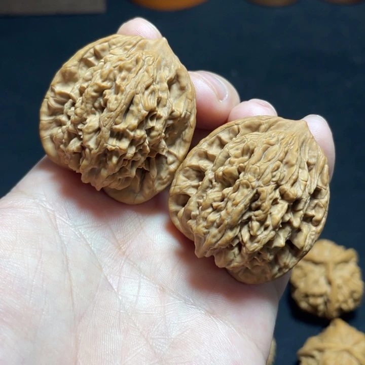 文玩核桃把件麦穗虎头39mm