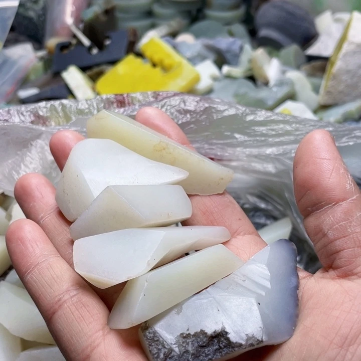 和田玉（糖玉）珠宝半成品未镶嵌李****）