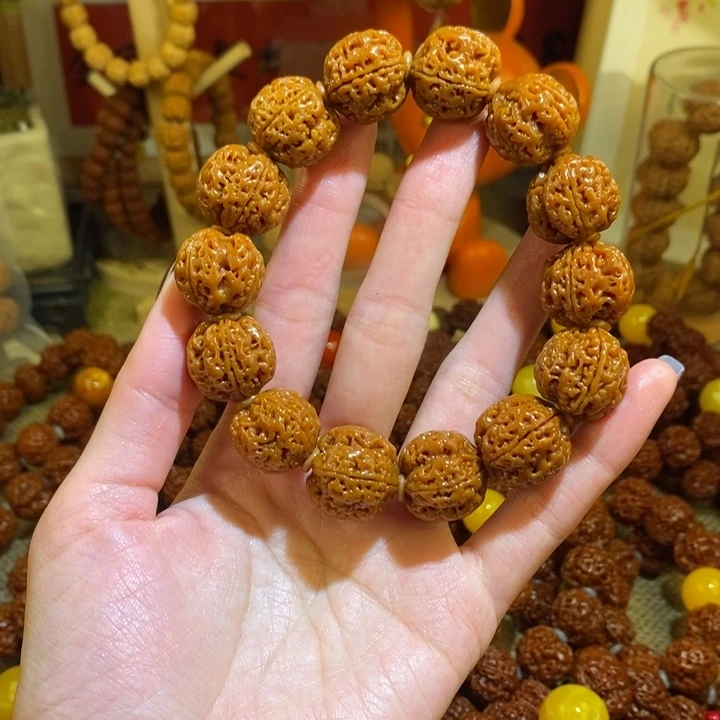 金刚菩提吊坠204半玉化