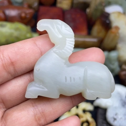 蛇纹石玉未镶嵌颈饰30