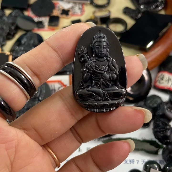 翡翠未镶嵌颈饰琪**妈墨翠大师至