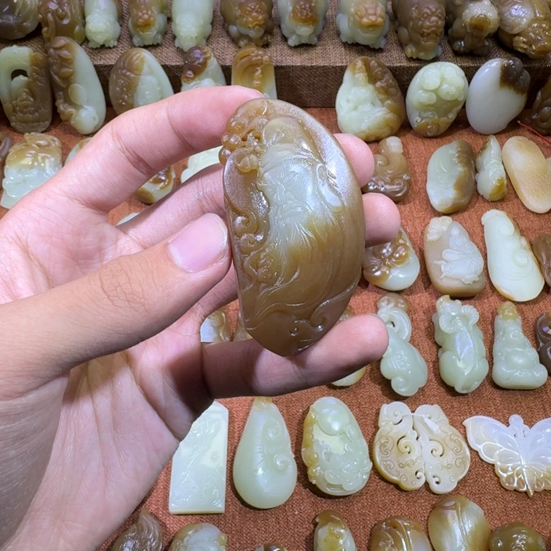 和田玉未镶嵌颈饰