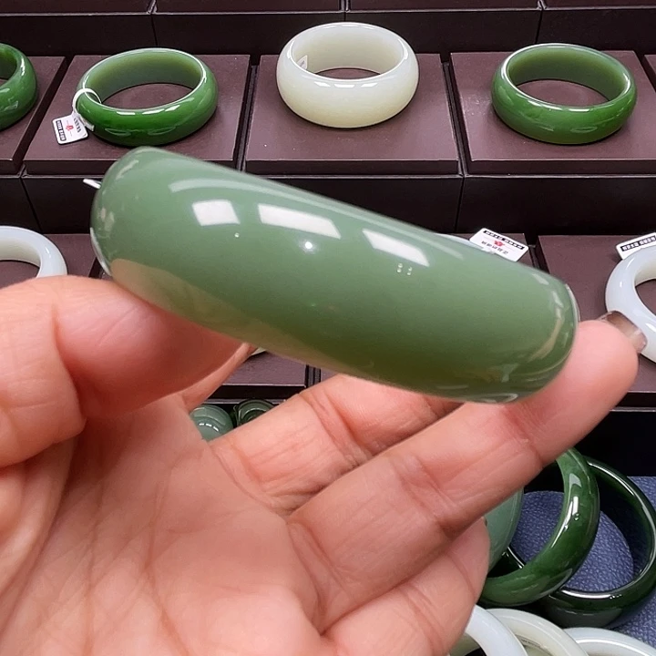 和田玉未镶嵌手镯6061