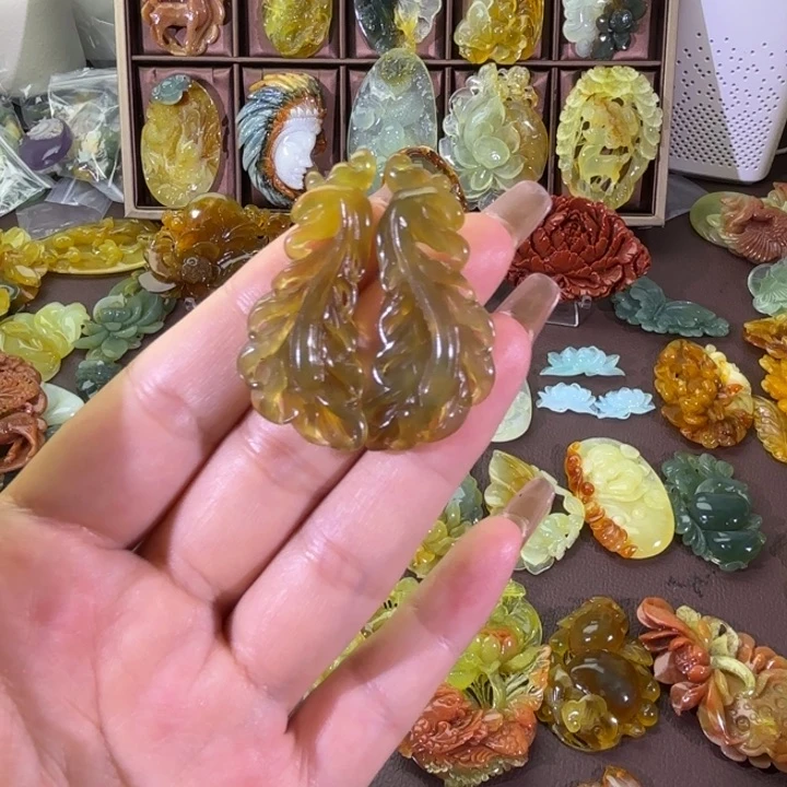 未镶嵌蛇纹石玉颈饰