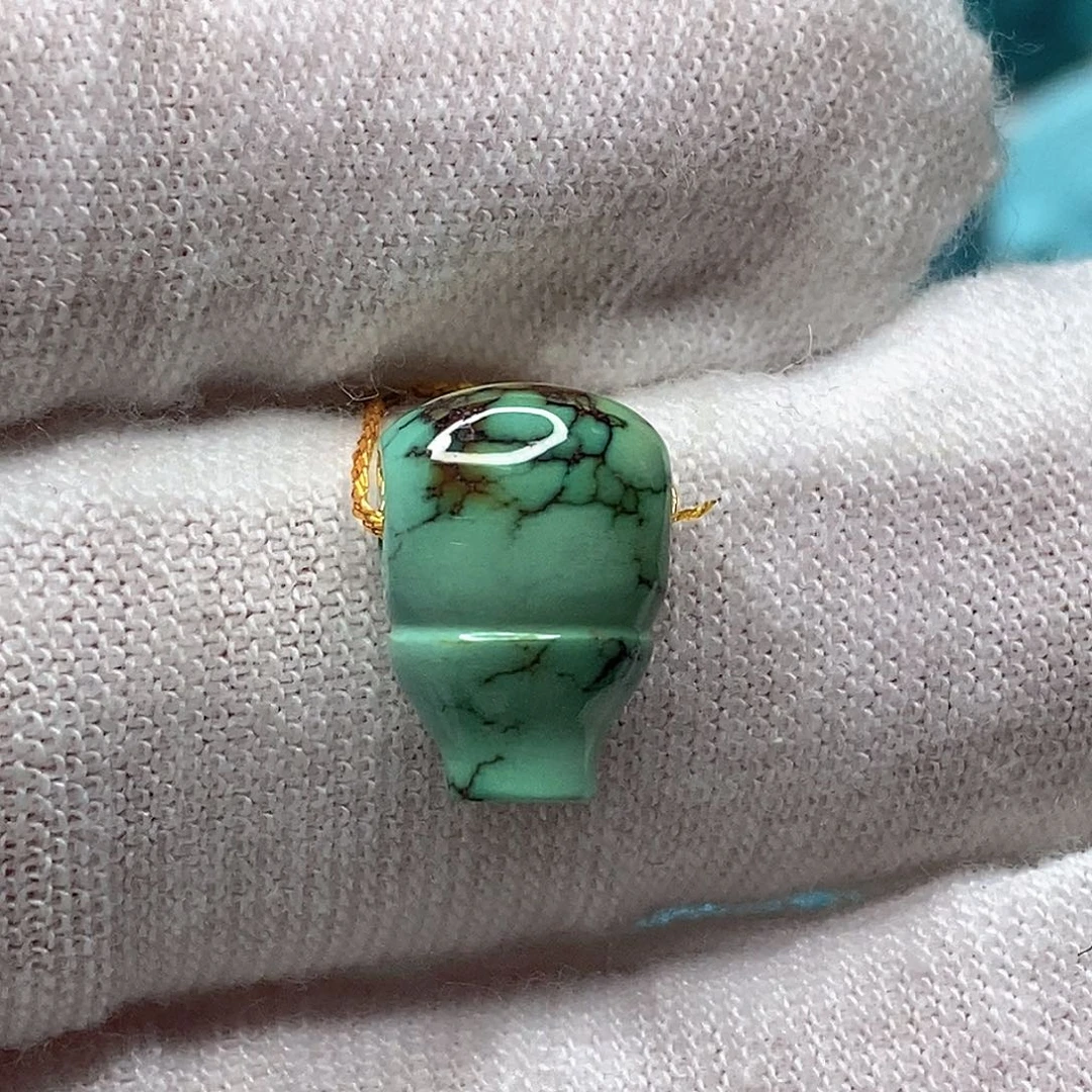 绿松石未镶嵌天然原矿 地大质检8.4mm