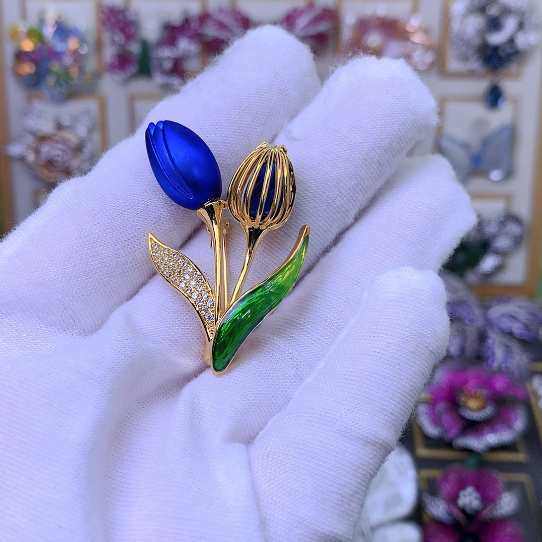 合成立方氧化锆铜胸针2个