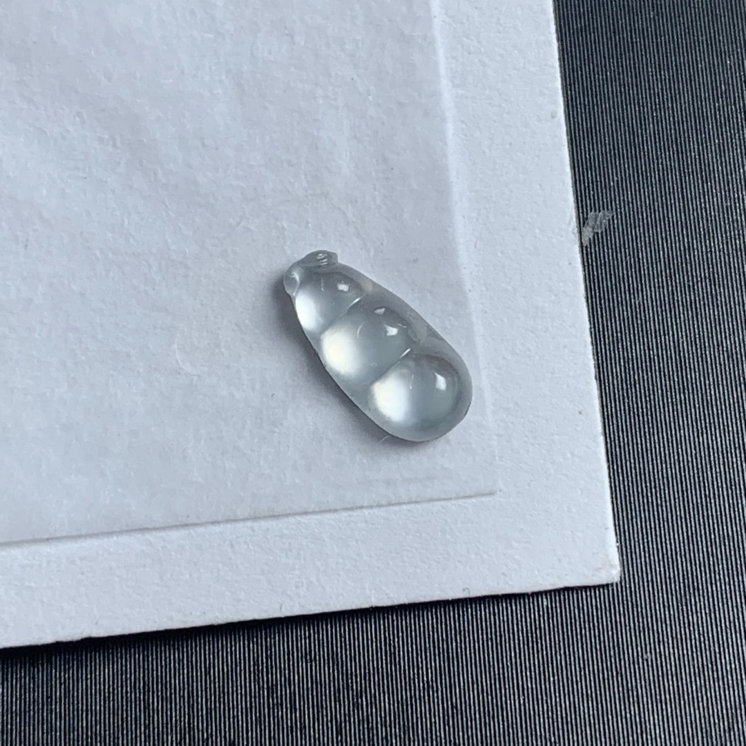 天然缅甸翡翠A货未镶嵌玻璃小福豆