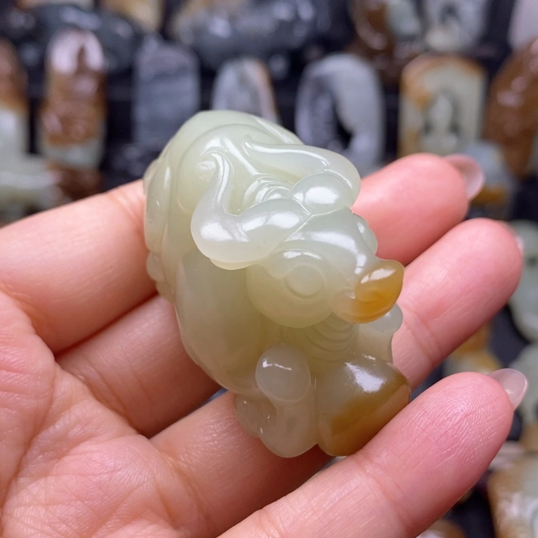 和田玉未镶嵌把件科****n