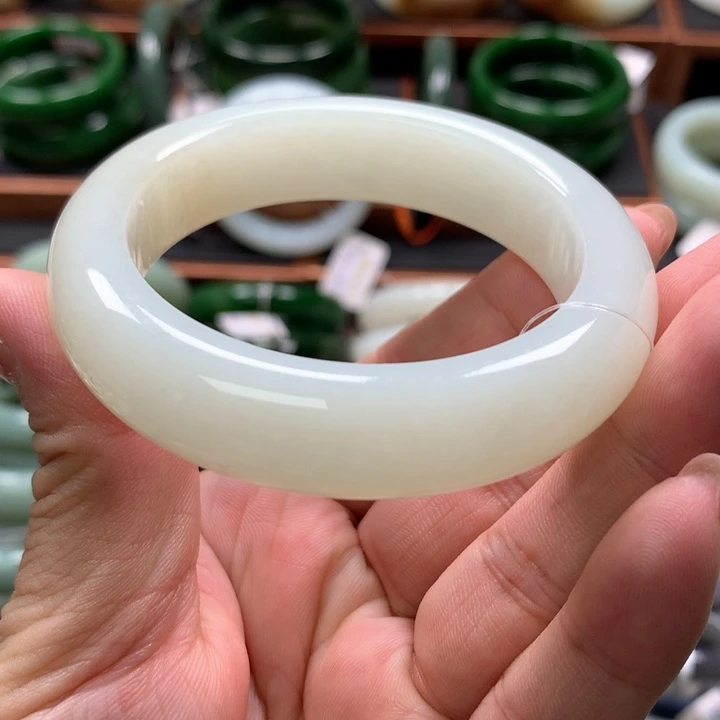 【闪购商品】未镶嵌手镯和田玉