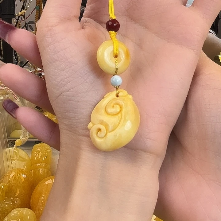 裸石琥珀未镶嵌不**尔如意