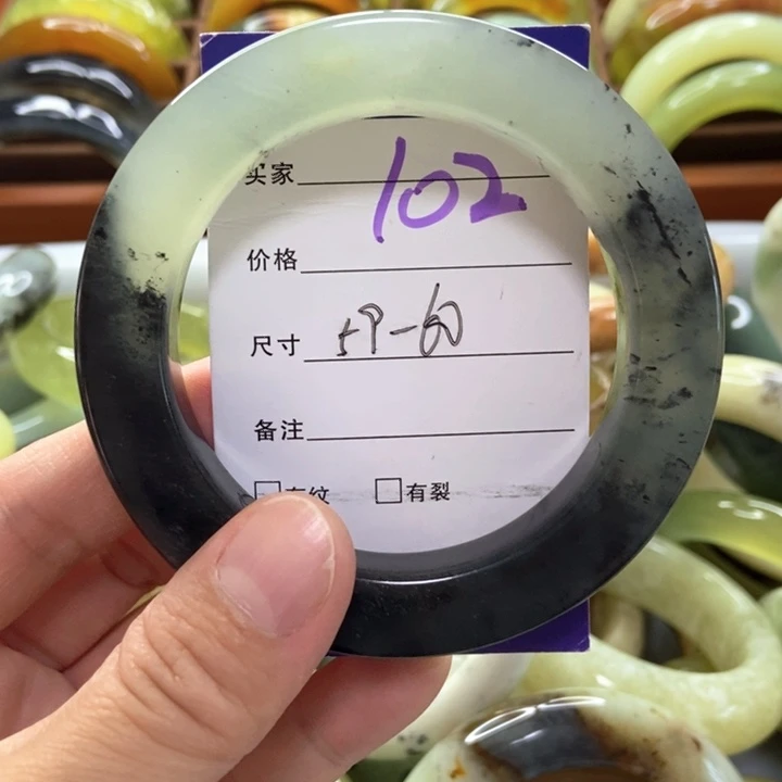 未镶嵌蛇纹石玉手镯