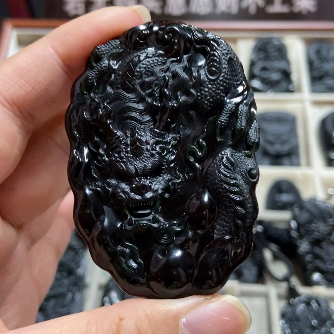 桃****翡翠未镶嵌颈饰龙牌