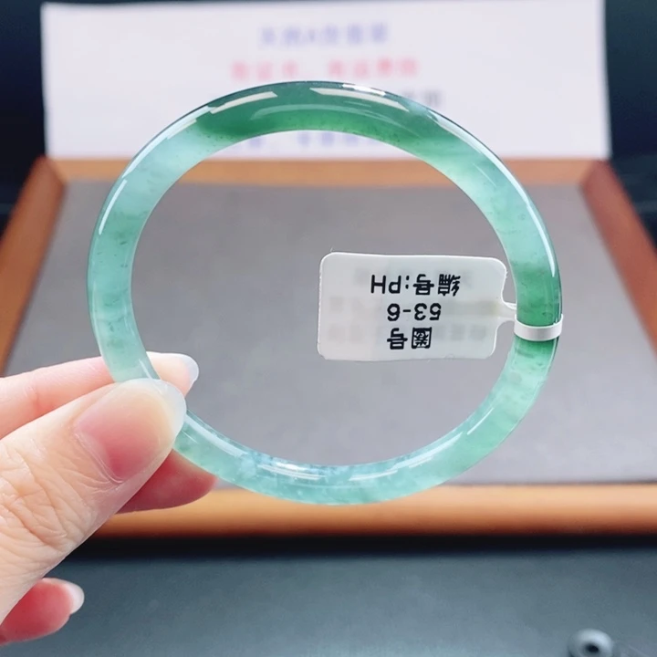 翡翠未镶嵌手镯翡翠手镯18