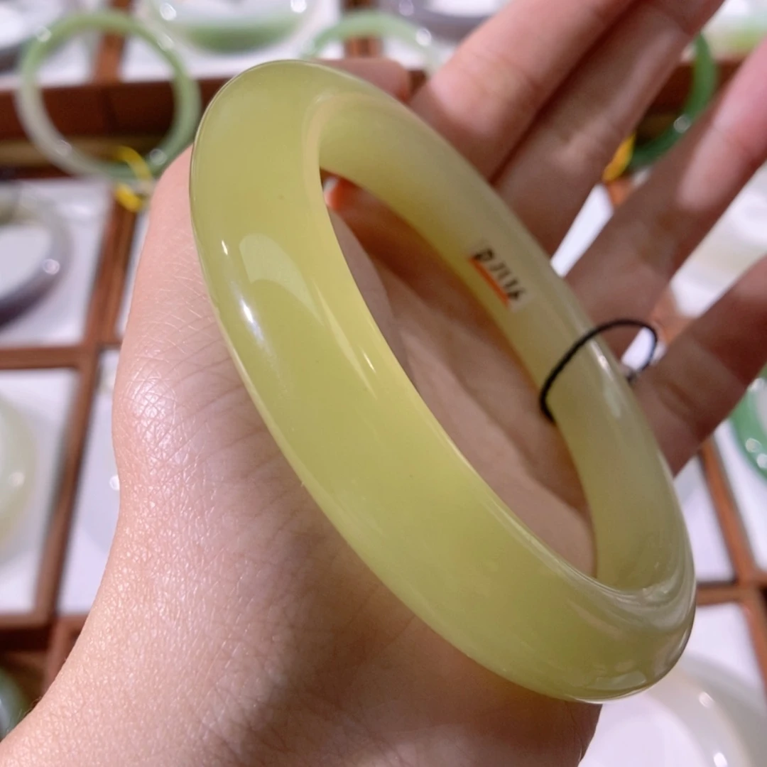 【闪购商品】未镶嵌手镯和田玉（黄玉）