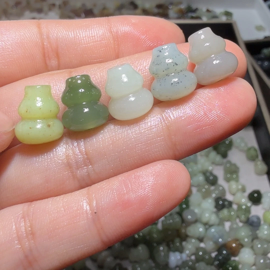 和田玉未镶嵌珠宝奇石