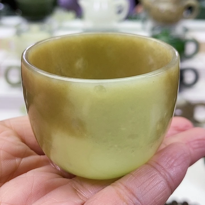 未镶嵌和田玉挂件茶杯75m l（微瑕）