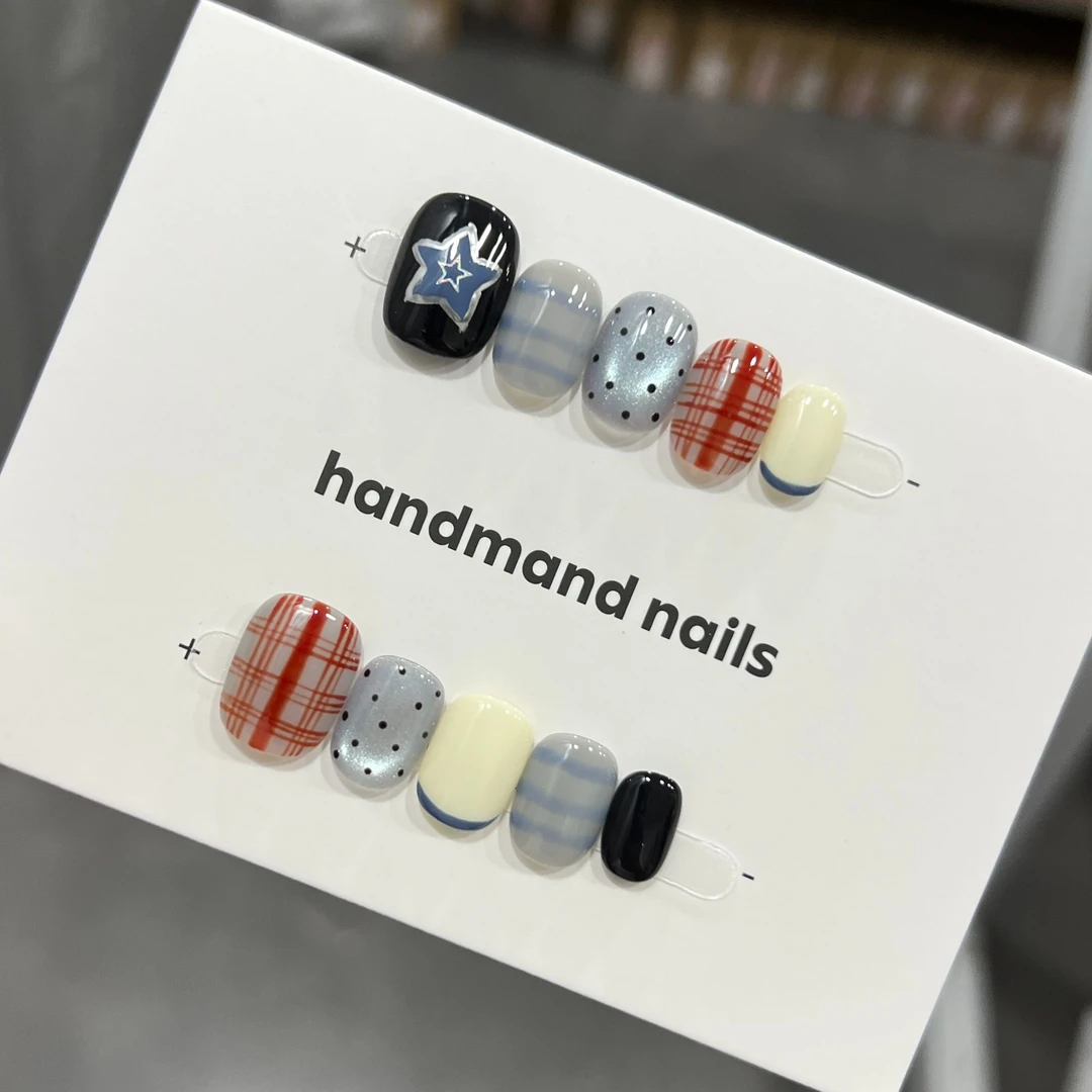 【柚见】新款纯手工穿戴胶手绘星星格纹清新显白可爱短款美甲