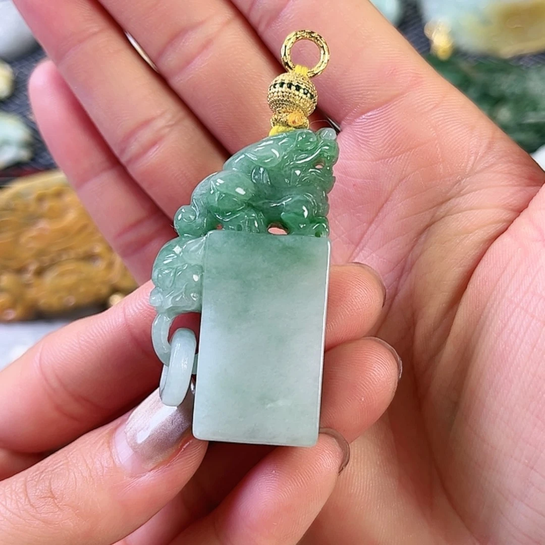 【闪购商品】翡翠颈饰未镶嵌挂件