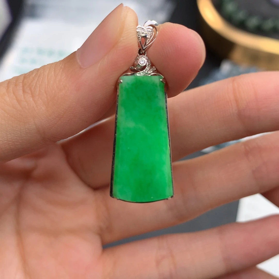 灵***3颈饰18K金镶嵌翡翠