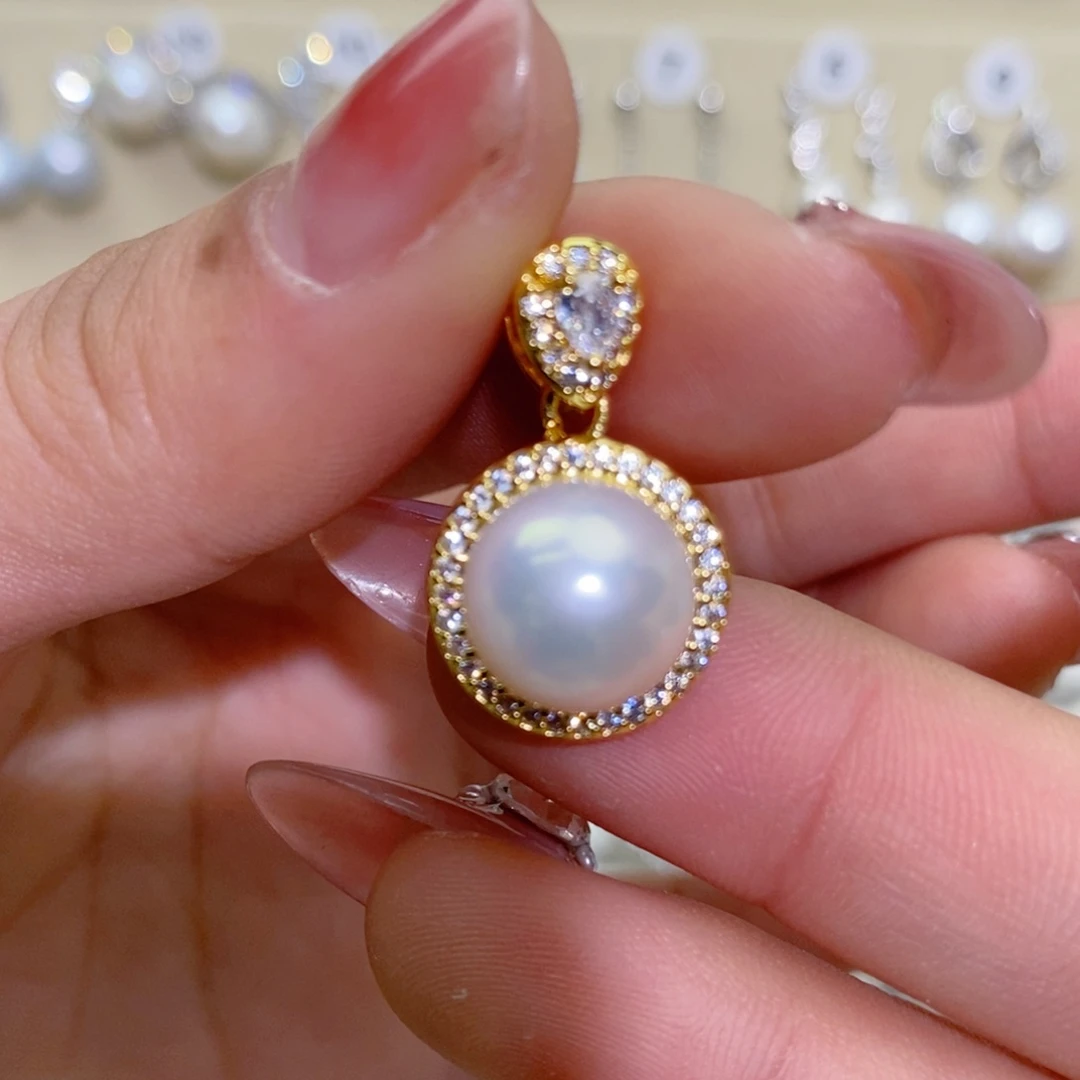 淡水珍珠吊坠(赠链)合金