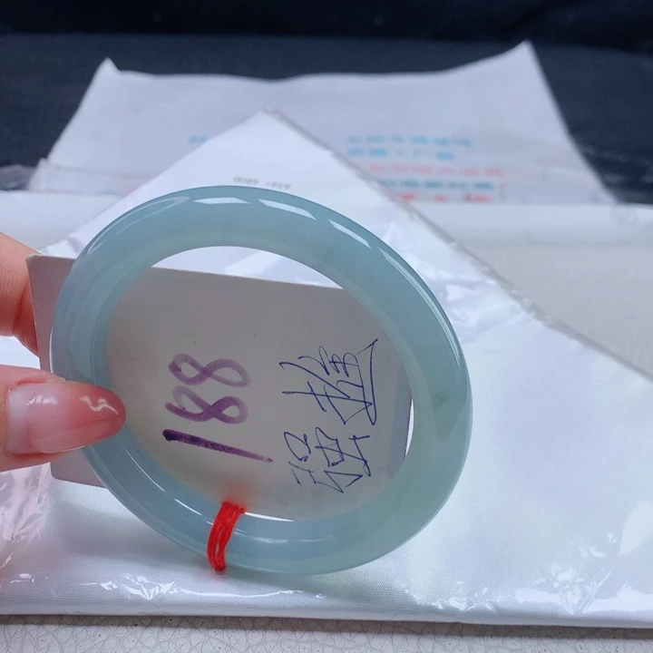 翡翠手镯（圆镯）未镶嵌5556565656