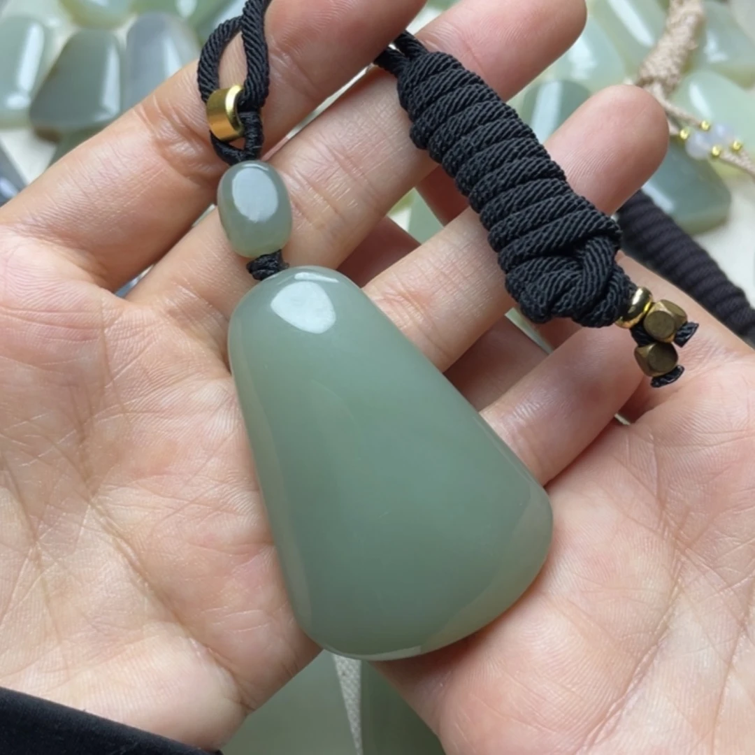 【闪购商品】颈饰未镶嵌和田玉