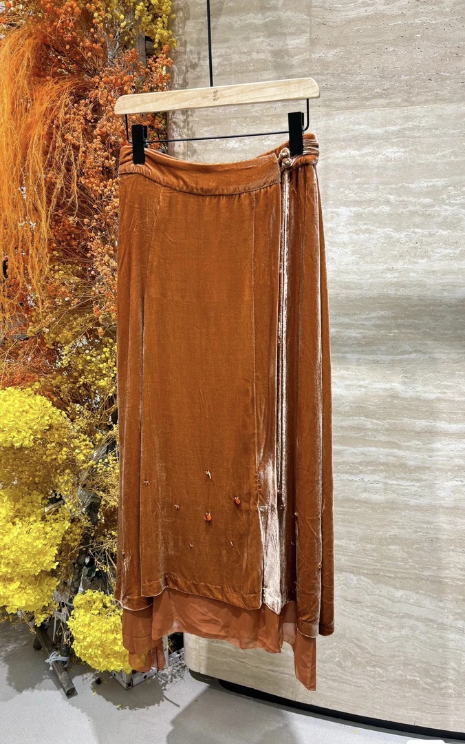 《陈与》章海燕真丝丝绒重工手工钉珠一片式连衣裙半裙