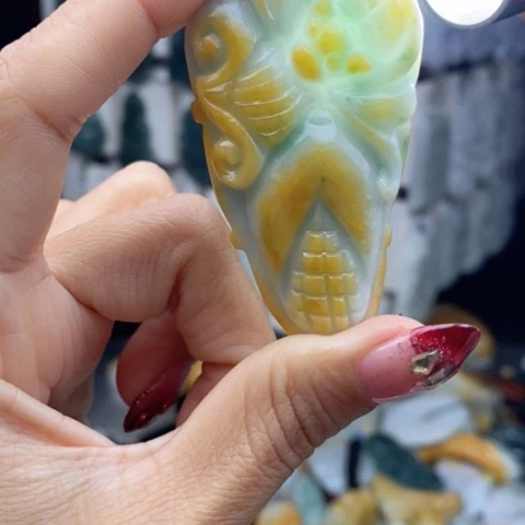 翡翠颈饰未镶嵌翡翠
