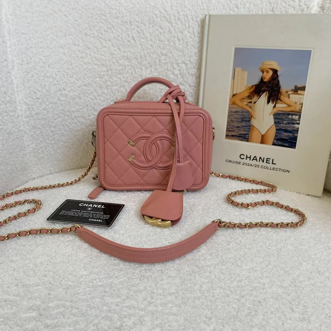 99新 Chanel/香奈儿 壹臻娇/豆沙粉牛皮相机包小号28开 67438503