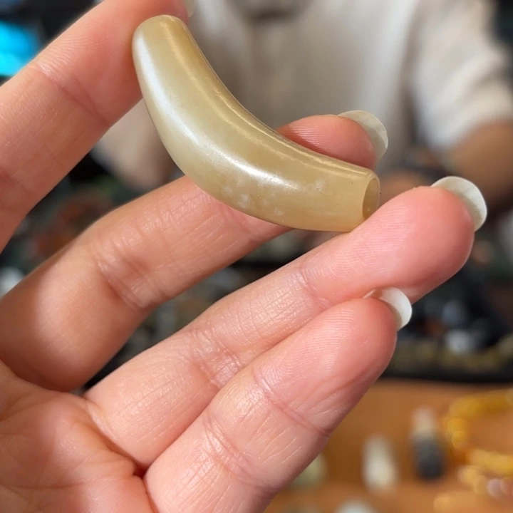 和田玉未镶嵌颈饰和田玉